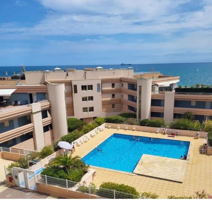 Joli Appartement Avec Piscine Sète Buitenkant foto
